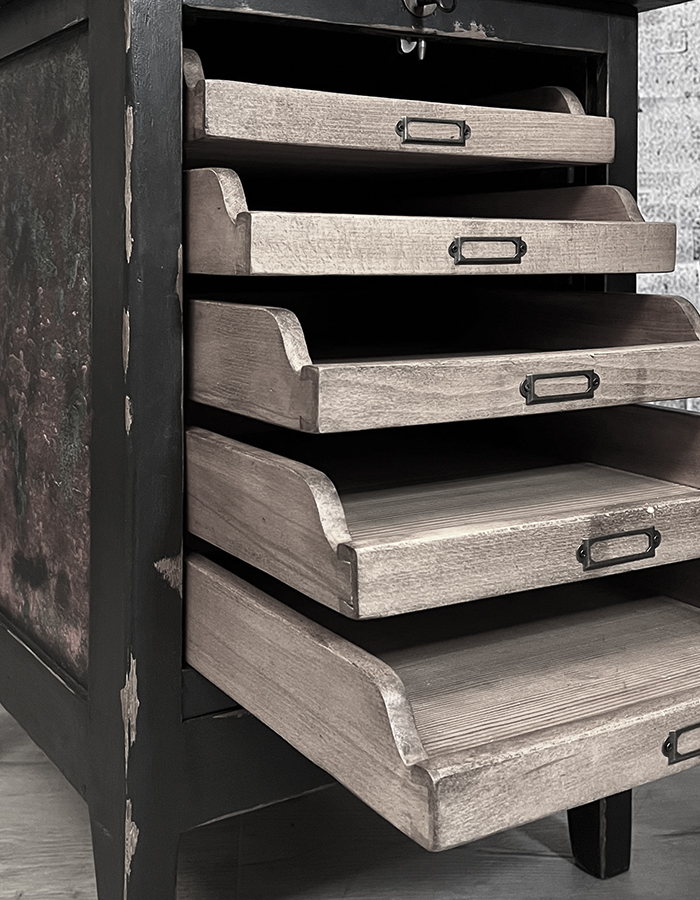 Lady in Rust Creathings Daniel C. Holzer Upcycling Reinach Rheinfelden