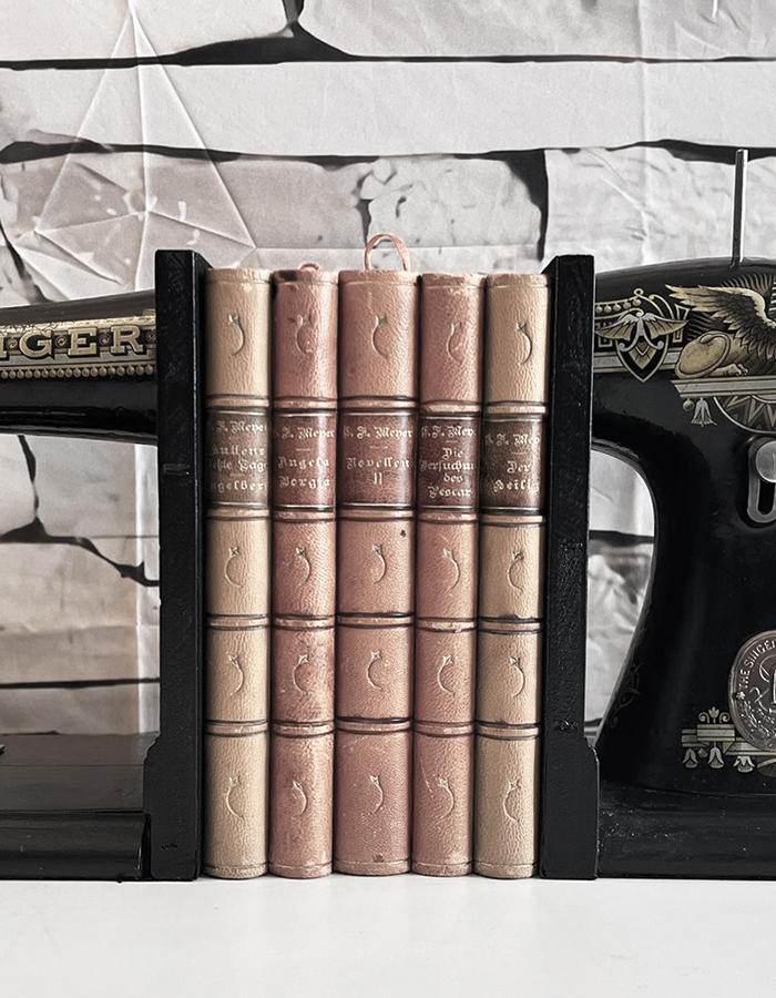 Singer Buchstütze Creathings Daniel C. Holzer Upcycling Reinach Rheinfelden